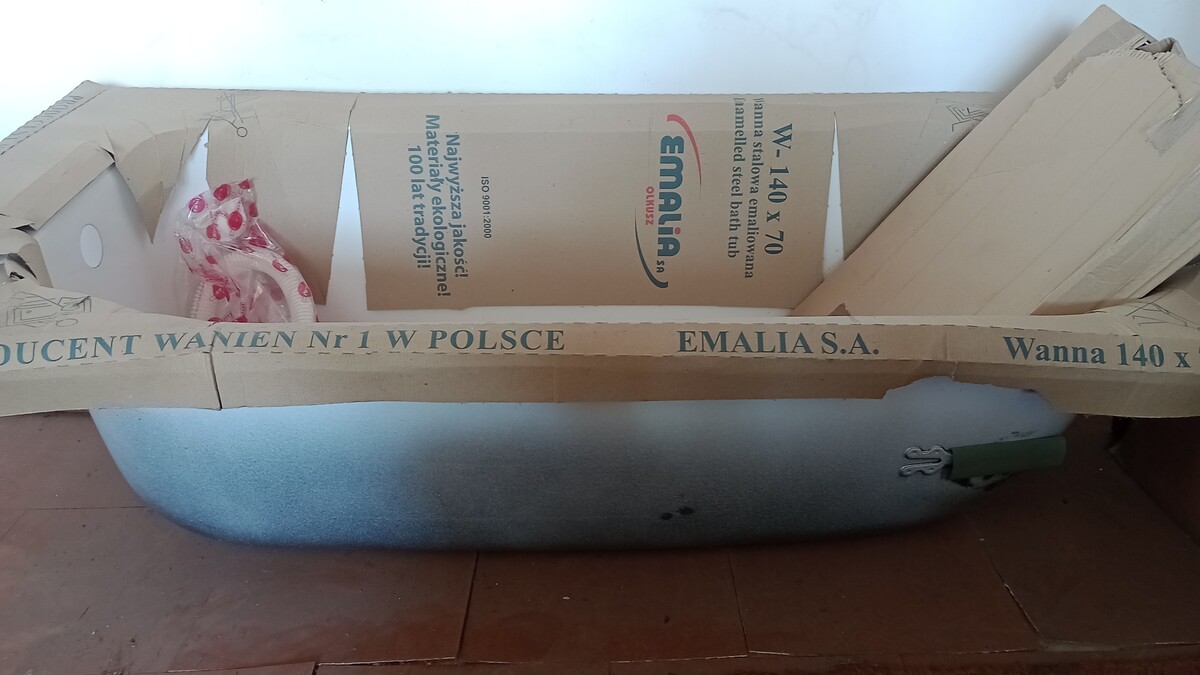 Elbląg Nowy, emaliowany stalowa wanna. Produkt wysokiej jakości, wykonany w Polsce przez firmę Emalia S. A. Wanna