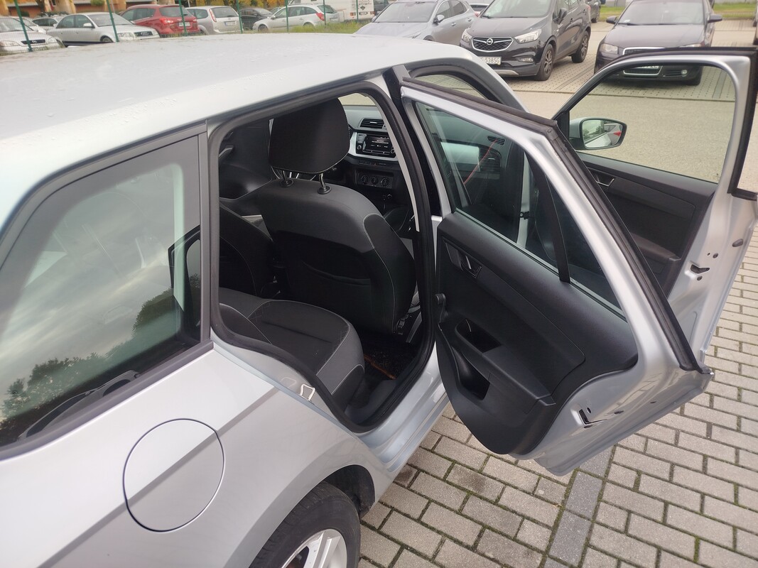 Elbląg Witam
Posiadam na sprzedaż bardzo ładną Skodę Fabię III Ambition, bezwypadkową w oryginalnym lakierze. Auto w