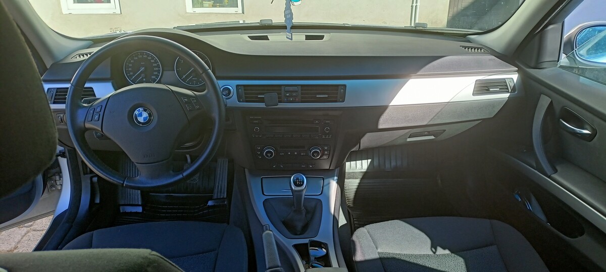 Elbląg BMW E90 318I 2,0 benzyna