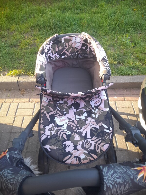 Elbląg Witam, sprzedam wozek dziecięcy Flavio Bebetto. W zestawie znajduje się gondola oraz spacerówka a także