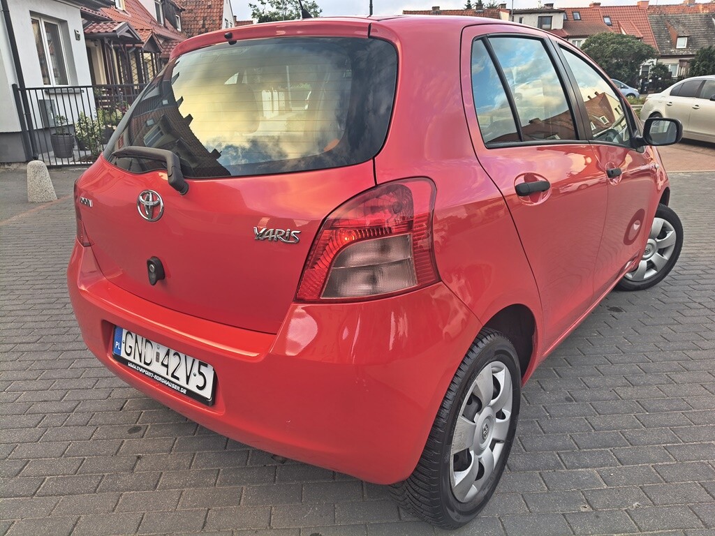 Elbląg TOYOTA YARISSilnik : 1.0 69KMZarejestrowana i opłacona