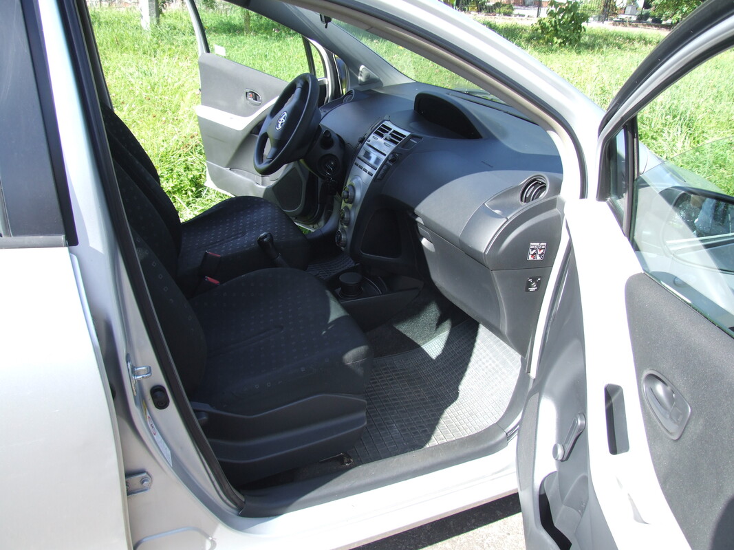 Elbląg Toyota Yaris 1,3 2007 Salon, Przebieg 148 000 km.