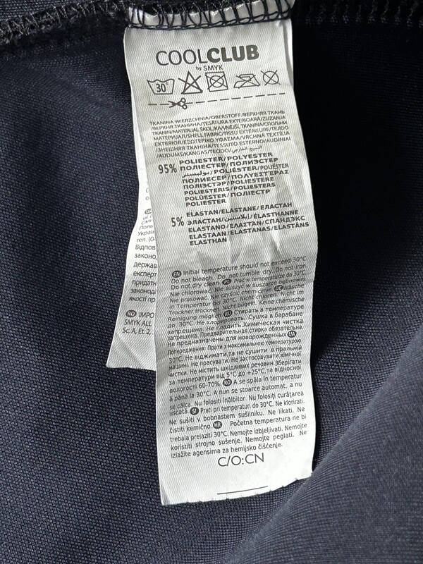 Elbląg Sprzedam bluzy:
Czerwona bluza - Rozmiar: 164 - cena 10zł
Czarna bluza - Rozmiar: 152 - cena 15zł
bluzy są