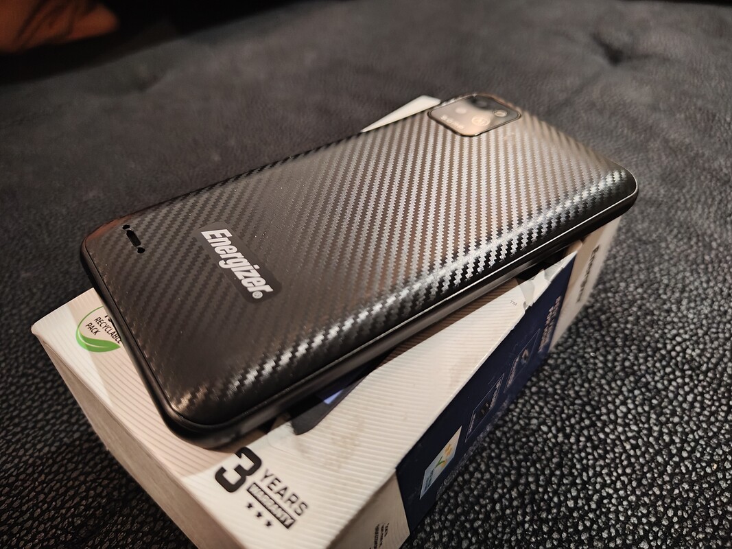 Elbląg Sprzedam bardzo zadbany telefon energizer ultimate u506s.
Z zestawie pudełko z ładowarką i kablem oraz