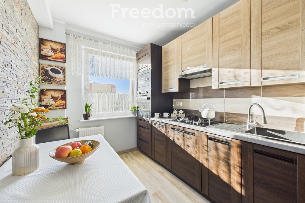 Elbląg FREEDOM NIERUCHOMOŚCISprzedam mieszkanie - Morąg, Kujawska. Na sprzedaż przestronne mieszkanie o