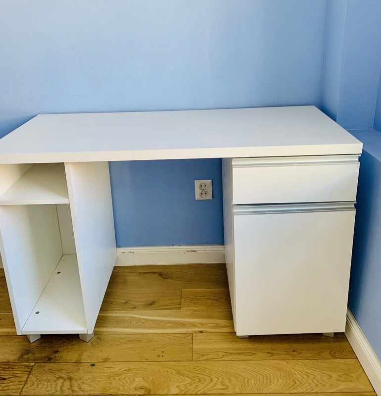 Elbląg Sprzedam solidne białe biurko z Ikea
