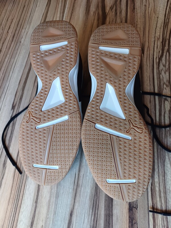 Elbląg PUMA Tenaz halówki rozmiar 40.5 Długość wkładki 26 cm stan doskonały unisex skóra ekologiczna
