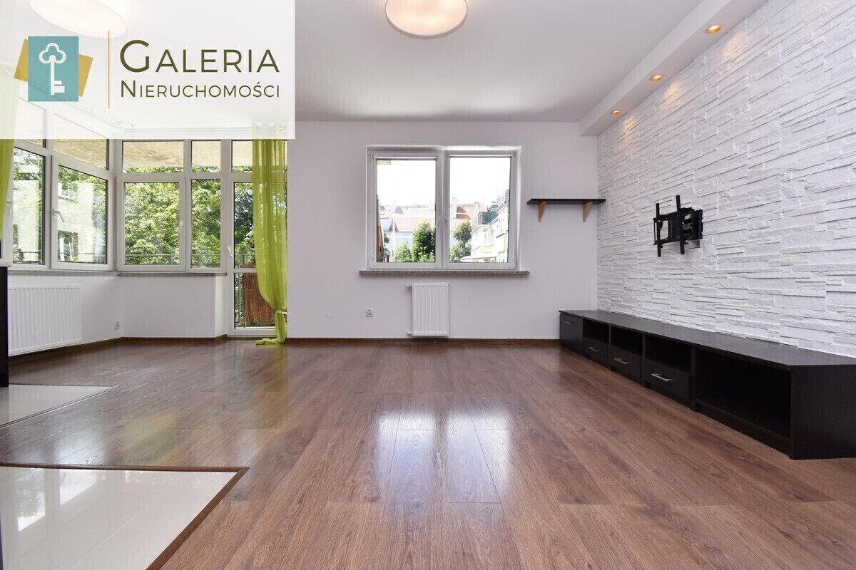 Elbląg GALERIA NIERUCHOMOŚCIZ pasji i miłości do nieruchomościNa sprzedaż: Trzypokojowe mieszkanie z narożnym balkonem