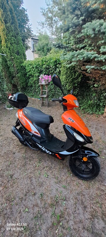 Elbląg Sprzedam skuter LONGJIA LJ50QT-3L
50 cm3,2020r. bardzo mały przebieg tylko 6.300 km. stan. .. perfekcyjny. ..
