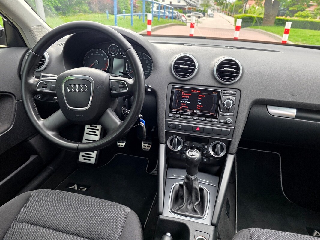 Elbląg Audi A3Silnik :BenzynaFULL Led Bi-xenon NAVI PDCOpłacony-ZarejestrowanyRok produkcji 2012
