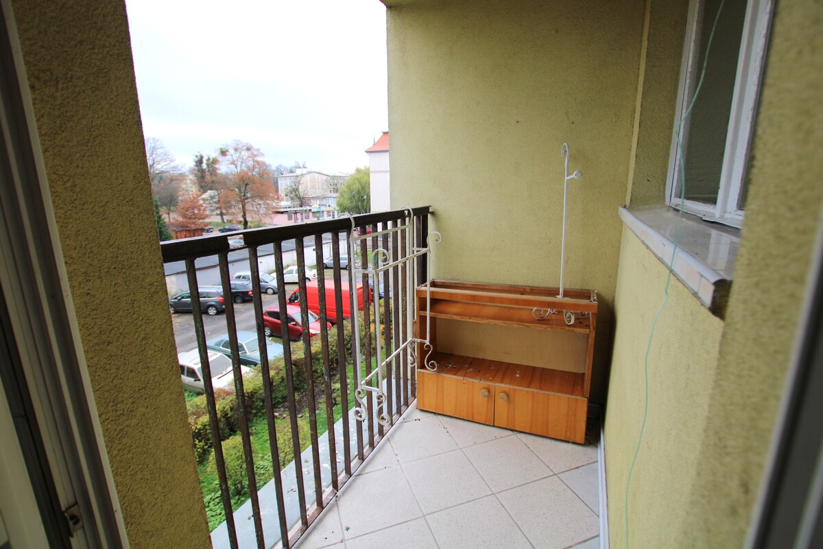 Elbląg NIERUCHOMOŚCI ANNA KRASZEWSKA Mieszkanie 1-pokojowe z balkonem i mediami miejskimi ul. Królewiecka,