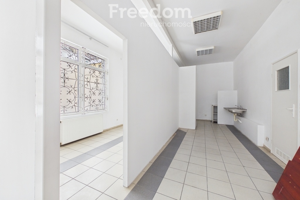 Elbląg FREEDOM NIERUCHOMOŚCISprzedam lokal użytkowy - Morąg, Targowa. Na sprzedaż budynek o dwóch kondygnacjach