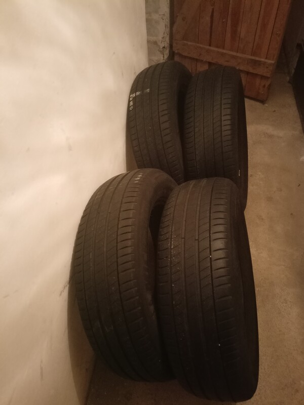 Elbląg Sprzedam kpl opon letnich 215/65/17 firmy Michelin. Opony na jeden sezon. Cena 300zl