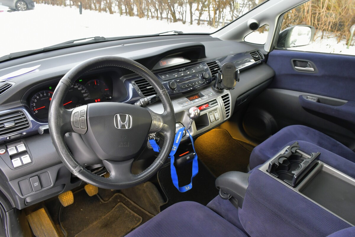 Elbląg Honda FRV – rodzinny 6 osobowy miniVan z 2008 roku