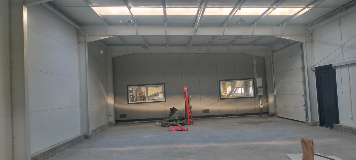 Elbląg Wynajmę Nową Halę Usługową lub Magazynową 100m2 ElblągWysoki standard Świetliki dachoweHala z płyty