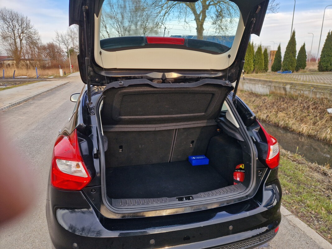 Elbląg Sprzedam Ford Focus 2012 1.6 diesel.
Stan bardzo dobry. Czarny.