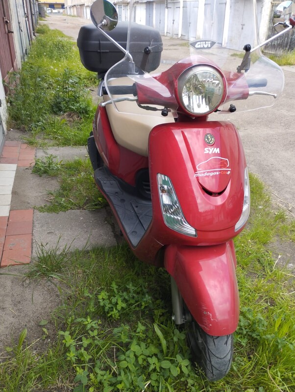 Elbląg 🚦 Sprzedam Skuter SYM – Stan Bardzo Dobry! 🚦Dodatki: Kask, kufer oraz nowy pokrowiec w