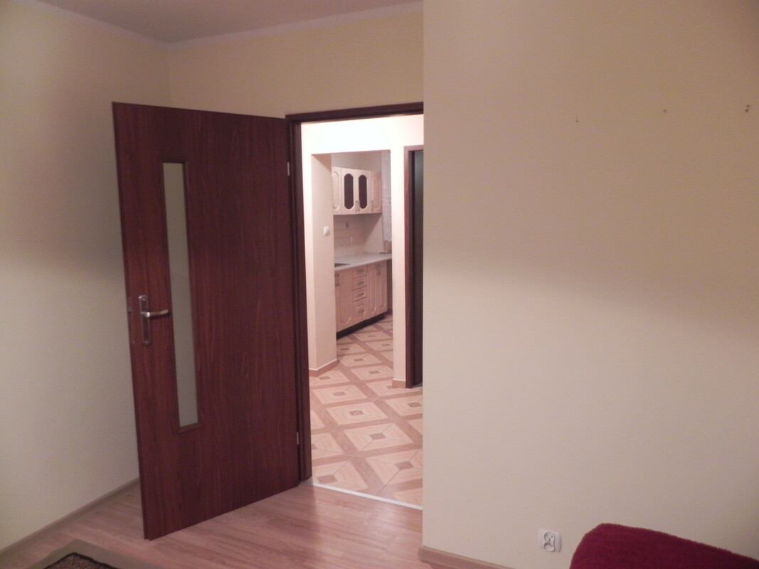 Elbląg Wynajem 2 pokojowego mieszkania na parterze z balkonem w Elblągu przy ulicy Matejki w pobliżu Centrum