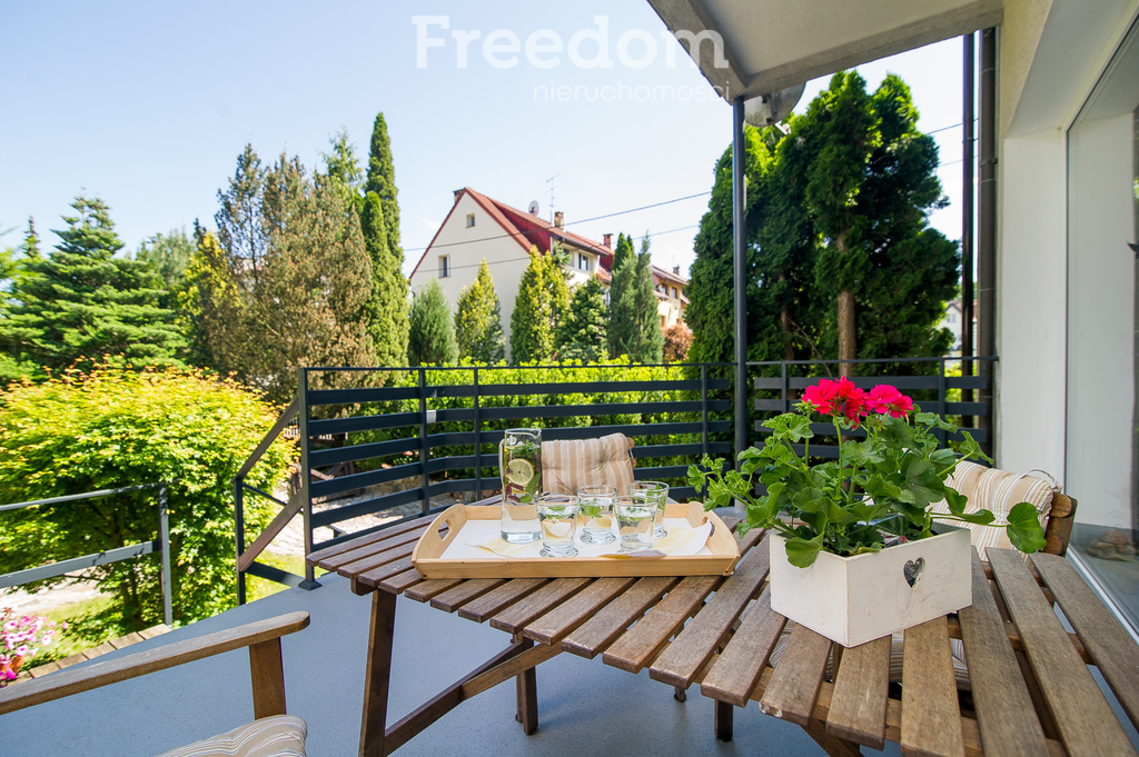 Elbląg FREEDOM NIERUCHOMOŚCISprzedam dom - Elbląg, Zofii Nałkowskiej. Atrakcyjny dom położony w malowniczej