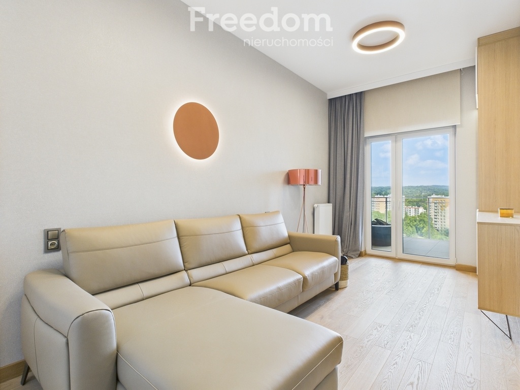 Elbląg FREEDOM NIERUCHOMOŚCIWynajmę mieszkanie - Elbląg, Królewiecka. Wyjątkowe 125 m² z tarasem 60 m² i dwoma