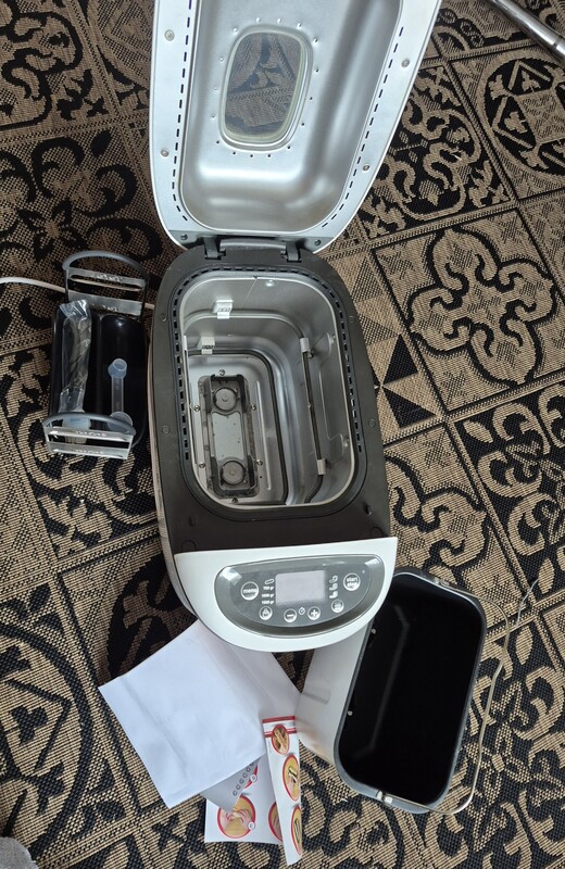 Elbląg Sprzedam urządzenie firmy Tefal do pieczenia chleba, bagietek, wyrabiania ciasta na makaron, pizzę, robienia