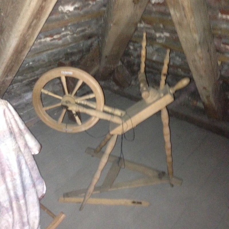 Elbląg kołowrotek
magiel
koszyki
NA PREZENT OSŁONKA ŚWIĄTECZNA NA WINO
BUTELKI WAZONY RETRO VINTAGE 6 SZTUK ZA 199