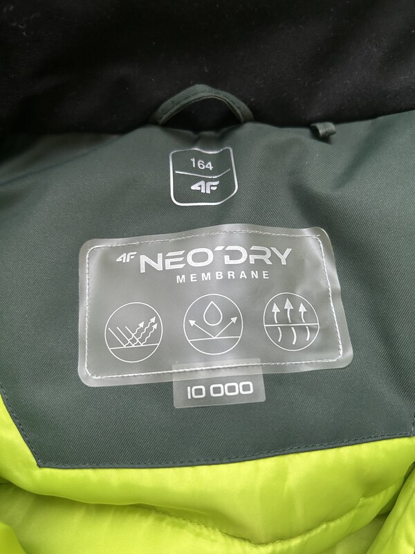 Elbląg Sprzedam kurtki marki 4F:
Kurtka 4F Membrane 5000 - Rozmiar: XL - cena 30zł
Kurtka 4F Neodry Membrane 10 000 -