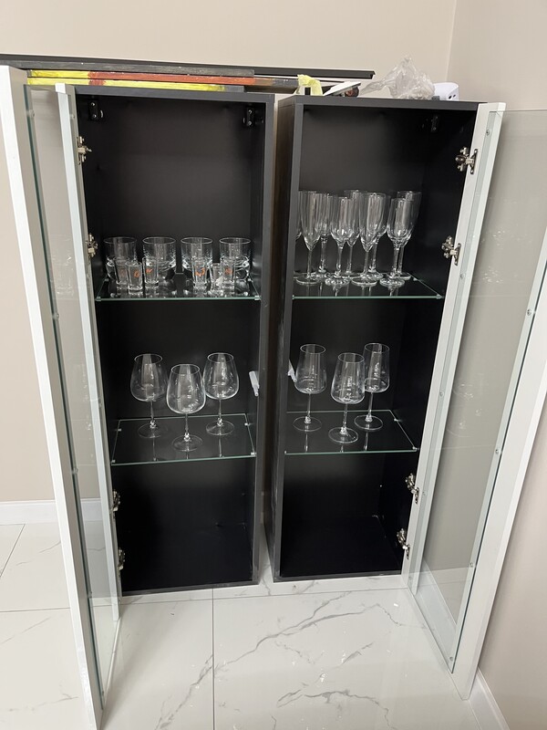 Elbląg Sprzedam zestaw mebli do salonu
Komoda o 2 witryny do powieszenia
Gratis obraz
Wymiary komody 170x80x44
Wymiary