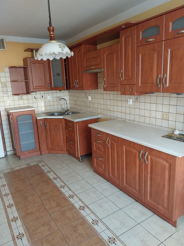 Elbląg Sprzedam przestronne, własnościowe mieszkanie 3 pokojowe z balkonem w centrum.