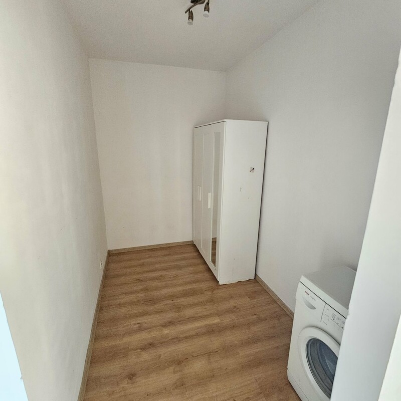 Elbląg DOM NIERUCHOMOŚCIOFERUJEMY NA SPRZEDAŻMIESZKANIE 2 POKOJOWEPow. 38 m2Ul. GrunwaldzkaKUP MIESZKANIE