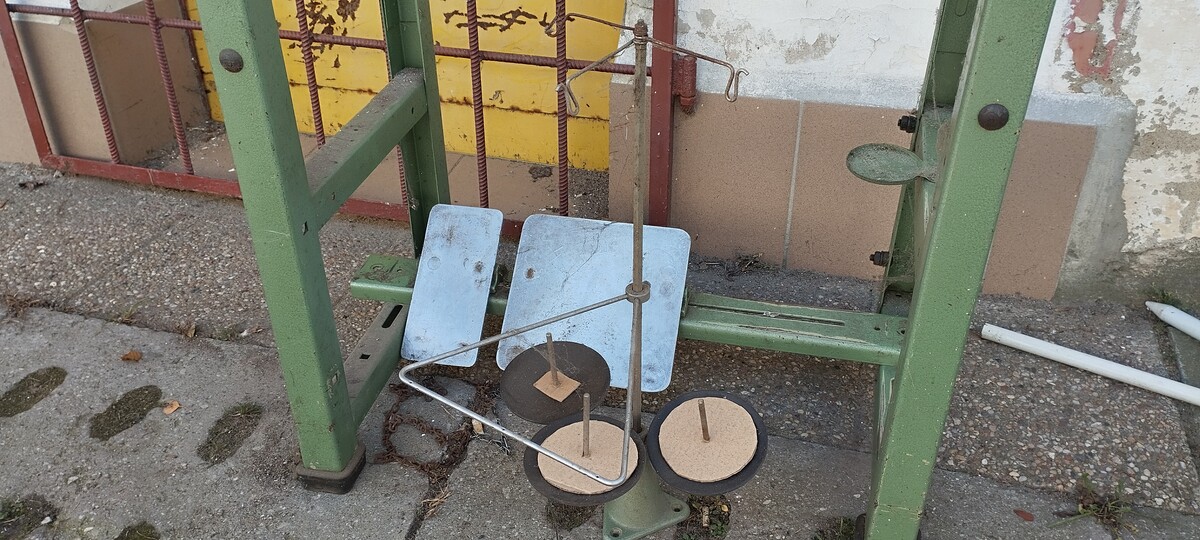 Elbląg Sprzedam overlock 3 nitkowy Textima. Zasilanie 380/220volt Zainteresowany/na ?dzwoń.