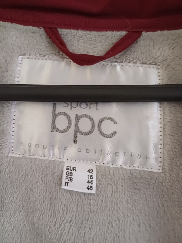 Elbląg Kurtka softshell rozmiar 42,kolor bordowy w środku przyjemny miś, zamek dwustronny góra dół. Kurtka bardzo