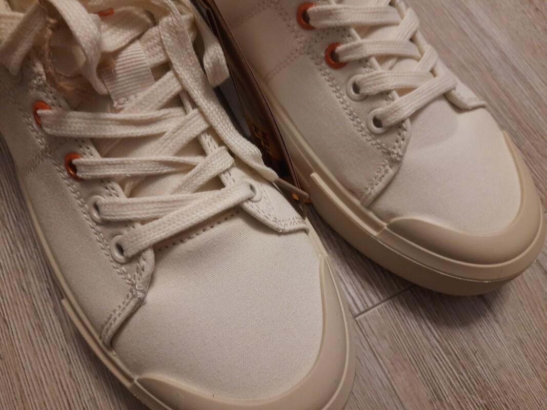 Elbląg Sprzedam świetne sneekersy Big Star 
rozm.41,wg producenta wkładka 26 cm. 
Bardzo wygodna wkładka. 
Nowe z