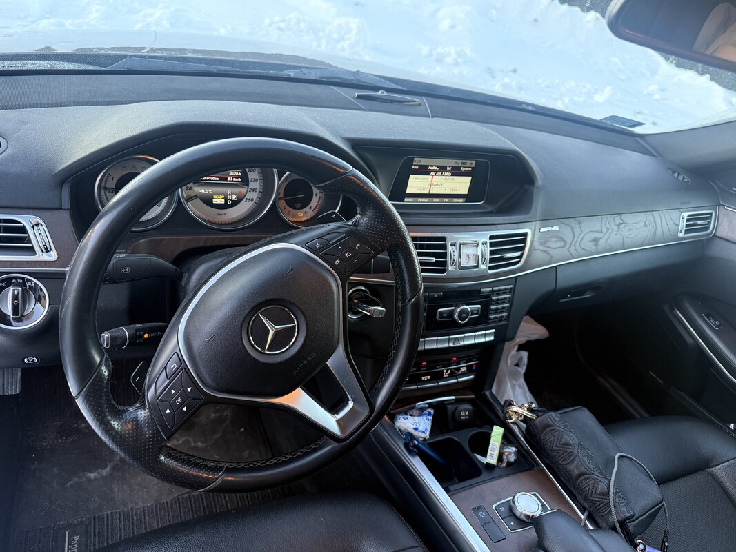 Elbląg Sprzedam Mercedesa E300 BlueTEC Hybrid o mocy 204 KM. Auto jest bardzo wygodne, dynamiczne, a przy tym naprawdę