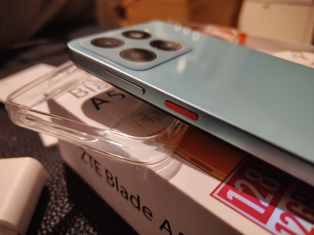 Elbląg Sprzedam Zadbany Telefon ZTE Blade A55 w komplecie z pudełkiem, etui, ładowarką z kablem, igłą do tacki sim