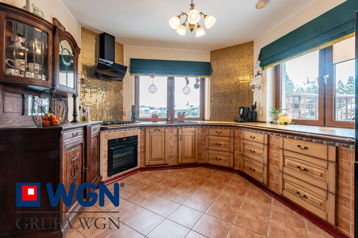 Elbląg WGN Nieruchomości oddział Elbląg prezentuje dom wolnostojący położony przy ul. Lipowa na osiedlu Dąbrowa. Tylko