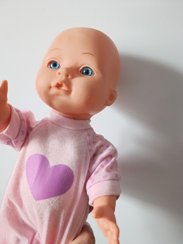 Elbląg Sprzedam lalkę bobas po włączeniu śmieje się i ugina nogi. Stan dobry. Kontakt sms