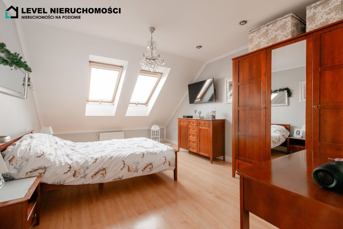 Elbląg LEVEL NIERUCHOMOŚCI Mieszkanie dwupoziomowe, czteropokojowe ul. Nitschmanna, Elbląg