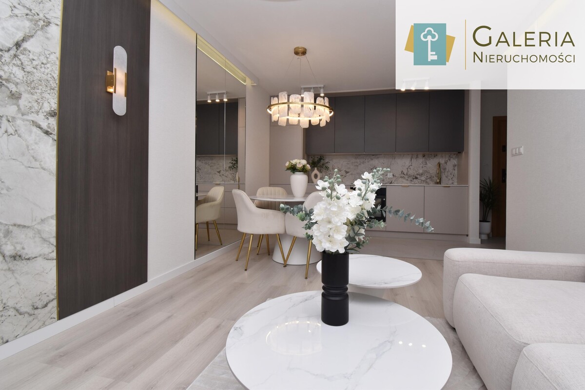 Elbląg GALERIA NIERUCHOMOŚCIZ pasji i miłości do nieruchomościNa sprzedaż: 3 pokoje pełne stylu – gotowe do