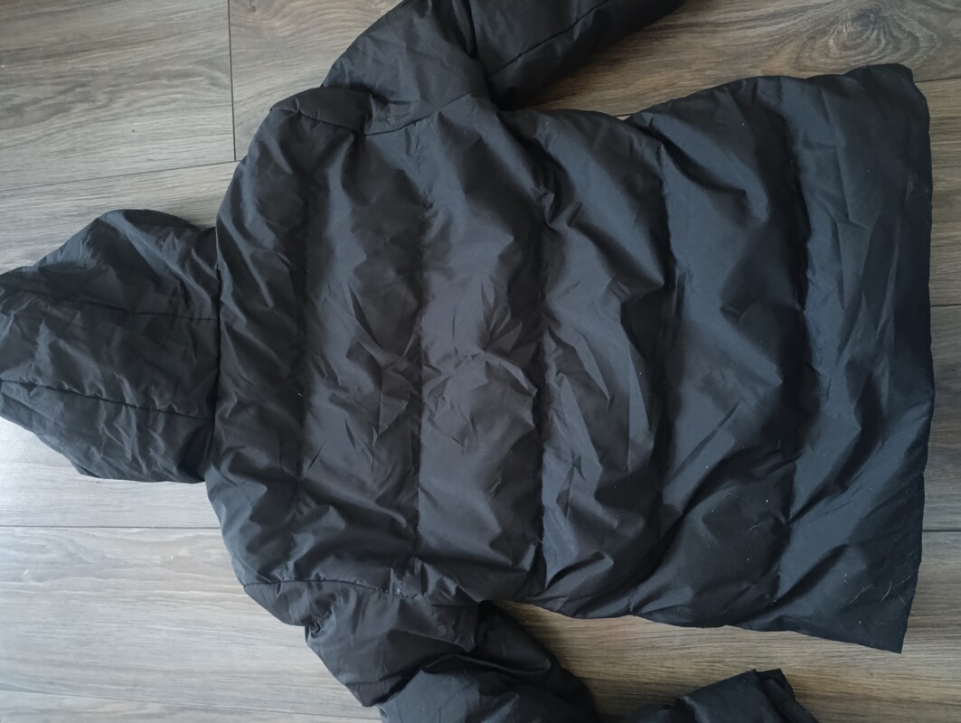 Elbląg Sprzedam czarną kurtkę zimową damska. Stan bardzo dobry. Rozmiar z metki L polecam na M.
Długość 64cm
Od pachy