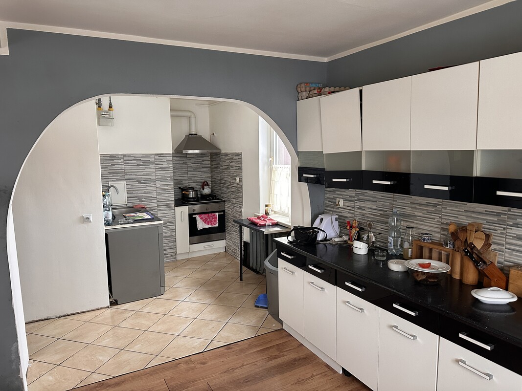 Elbląg Sprzedam.
Elbląg, ulica Lotnicza. Mieszkanie zlokalizowane na wysokim parterze. Okolica oferuje dogodny dostęp