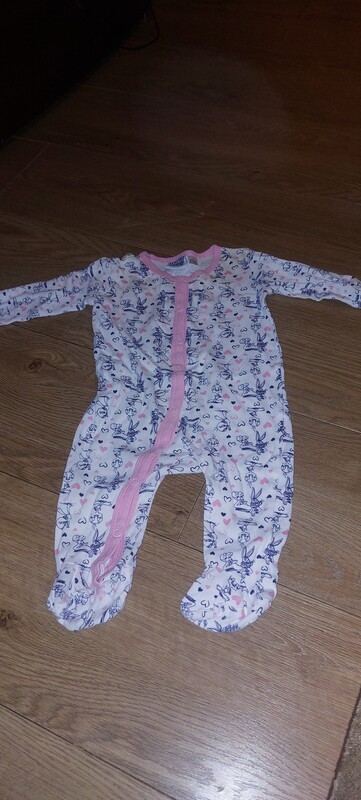 Elbląg Sprzedam rzeczy widoczne na zdjęciach.
Każda sztuka ubranek dziecięcych 5 zł. Mam tego duuuzo więcej. W razie