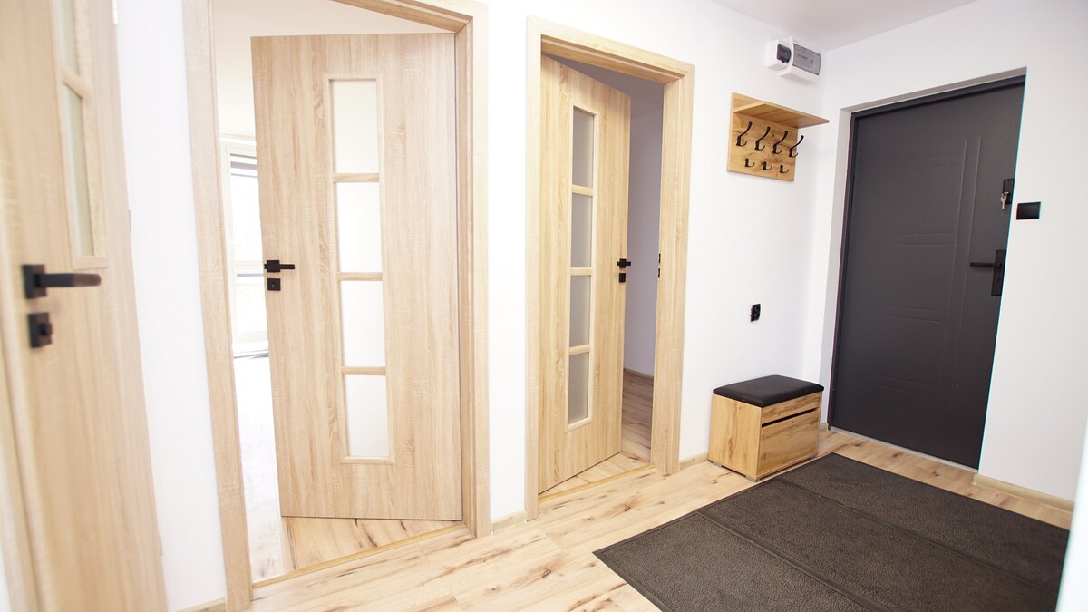 Elbląg * * * ABC NIERUCHOMOŚCI * * *NOWA OFERTA!!! ŚWIEŻO WYREMONTOWANE MIESZKANIE DOSTĘPNE OD ZARAZ!!3 pokoje o pow.