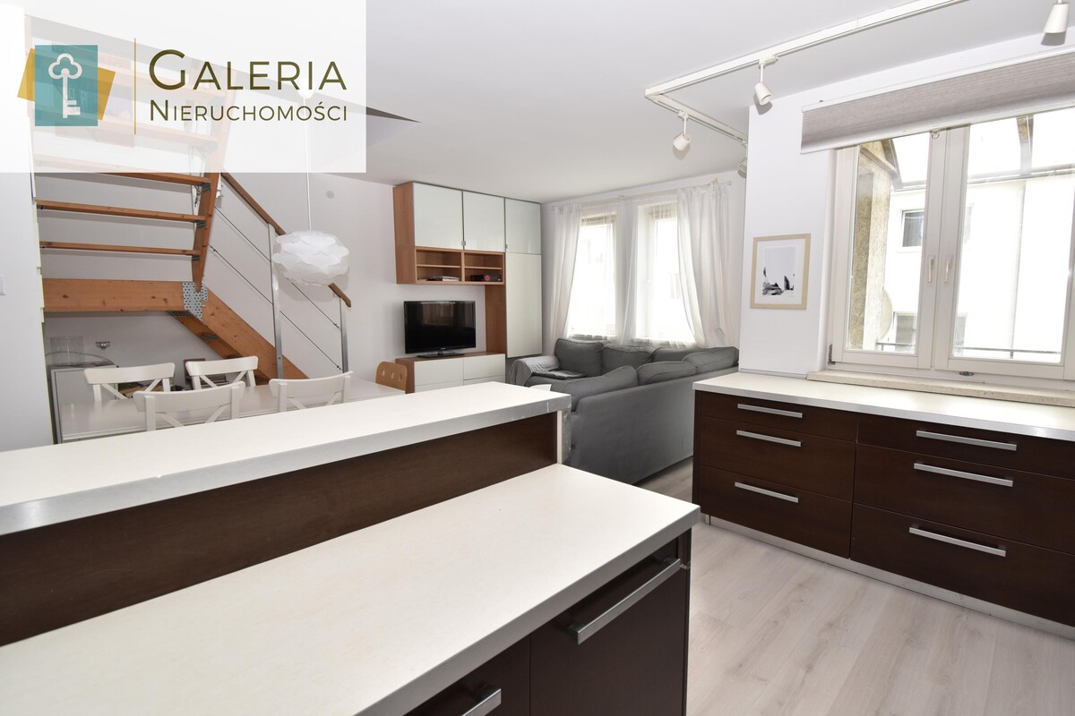 Elbląg GALERIA NIERUCHOMOŚCIZ pasji i miłości do nieruchomościNa sprzedaż: Trzypoziomowa nieruchomość z ciekawym