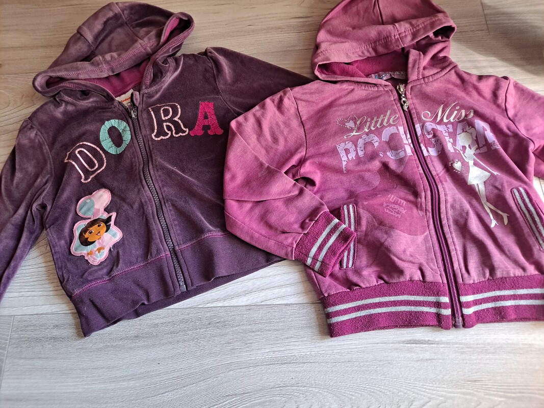 Elbląg Sprzedam 
Ubrania dla dziewczynki rozmiar 98-104-70 zł
Ubrania dla chłopca od rozmiaru 140-164-70 zl
Wózek dla