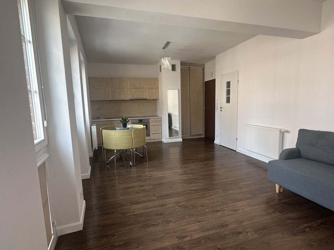 Elbląg Elbląg, Stare Miasto.
Przytulna kawalerka, open space (30 m²)
tylko Wynajem Okazjonalny, min. 10 miesięcy.