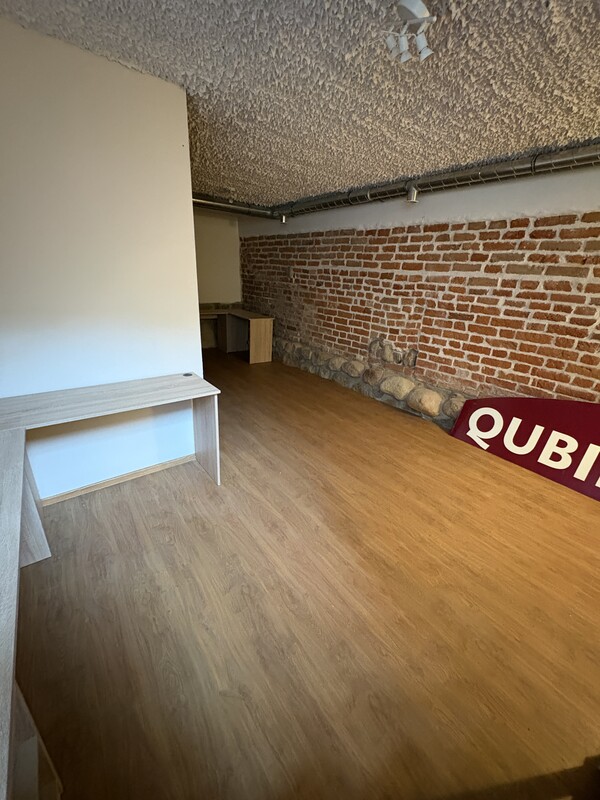 Elbląg Do wynajęcia lokal użytkowy o powierzchni 45 m², zlokalizowany w samym sercu Starego Miasta w Elblągu,