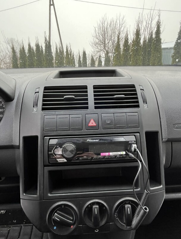 Elbląg Sprzedam volkswagen polo, stan wzorowy, kolor czarny. Nowe opony zimowe z listopada 2025.Nowy akumulator, nowy