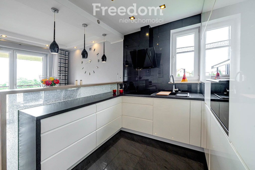 Elbląg FREEDOM NIERUCHOMOŚCIWynajmę mieszkanie - Elbląg, Władysława Broniewskiego. Nowoczesne mieszkanie z dużym