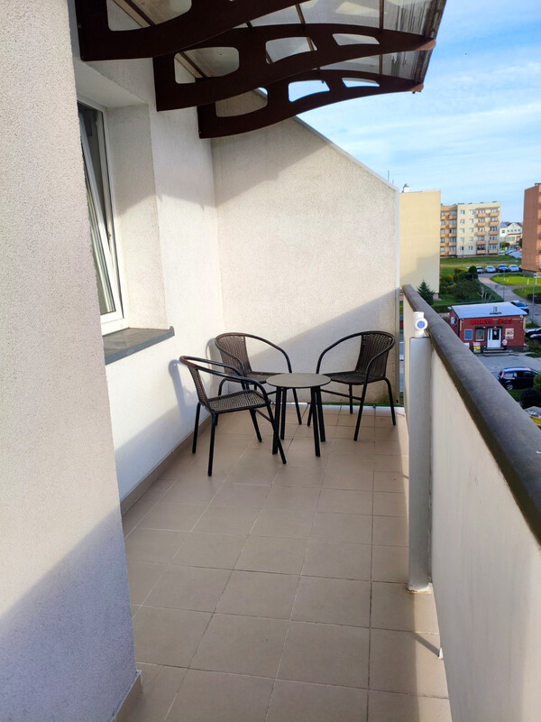 Elbląg Przestronne, umeblowane mieszkanie 3-pokojowe – 63 m², duży balkon i piwnica | Elbląg